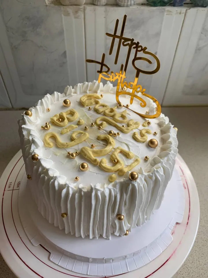 Madge Treats birthday cake in Accra — photo 3