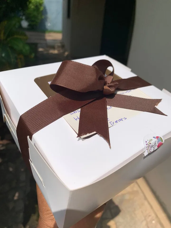 Freshly baked Madge Treats cookies in Accra — photo 4